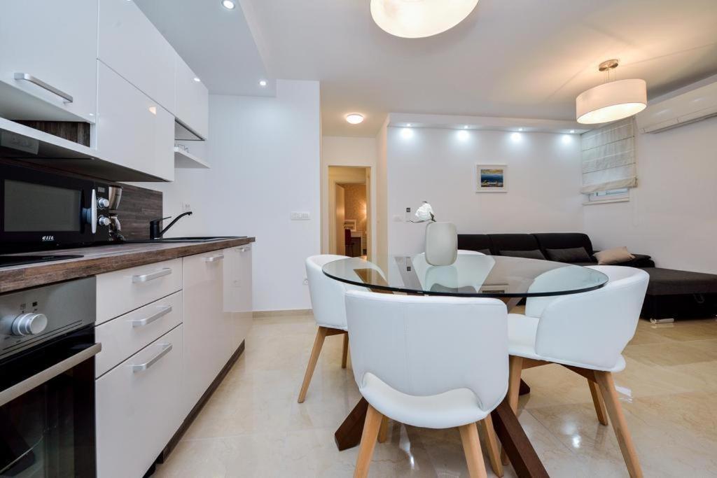 Luxury Apartment Arta-2 With Heated Pool And Jacuzzi Bibinje Exterior photo