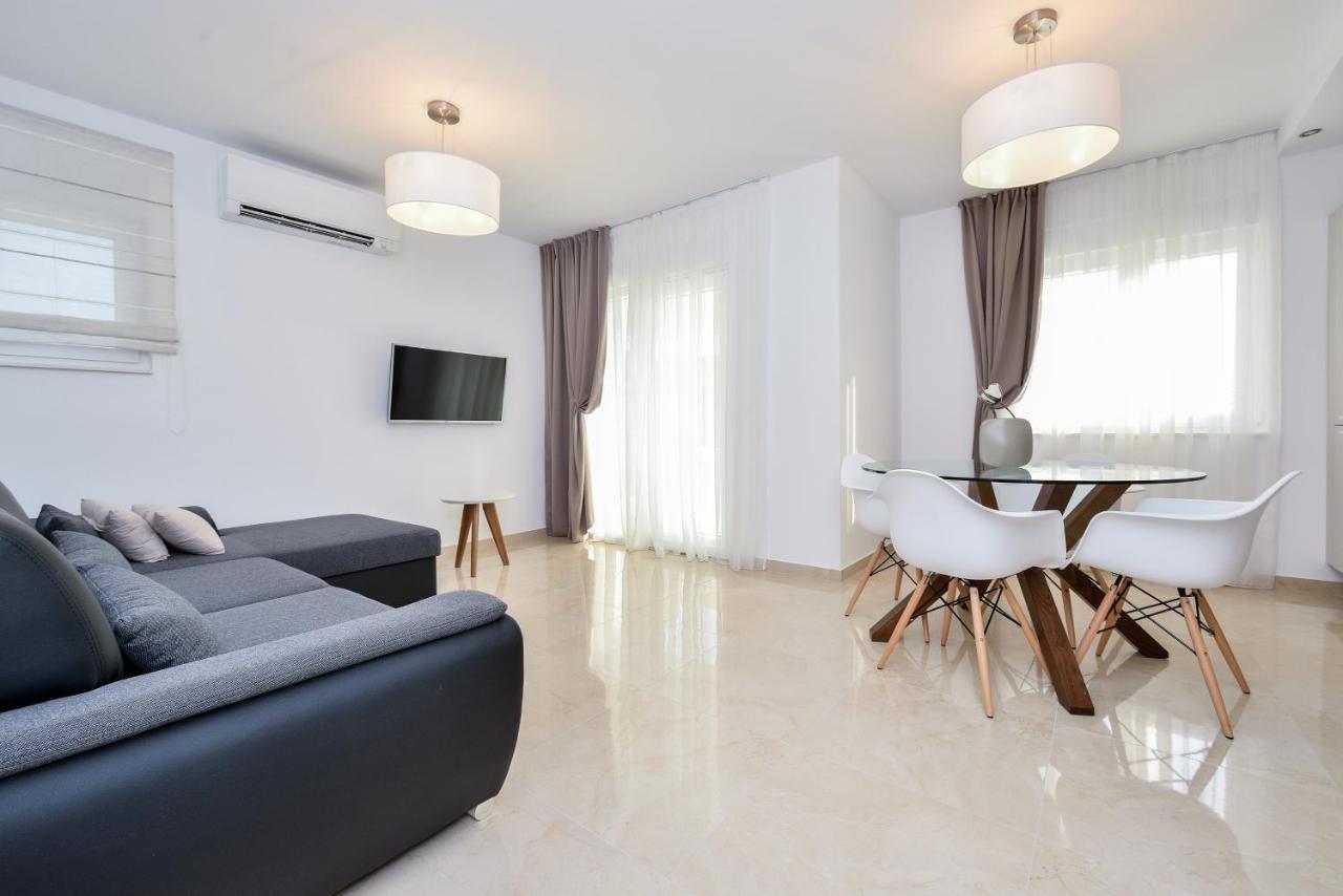 Luxury Apartment Arta-2 With Heated Pool And Jacuzzi Bibinje Exterior photo